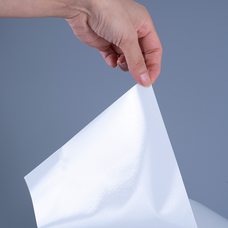 Bahan Label Film Vinyl PET Gloss 25mic dengan Perekat Akrilik Jumbo Roll untuk Pencetakan Inkjet